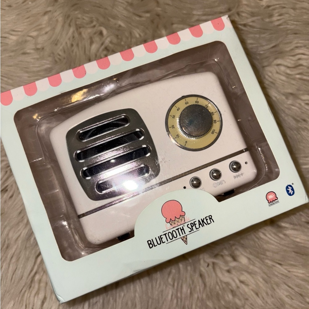 New TARGET BULLSEYE Vivitar RETRO Radio White WIRELESS BLUETOOTH SPEAKER
